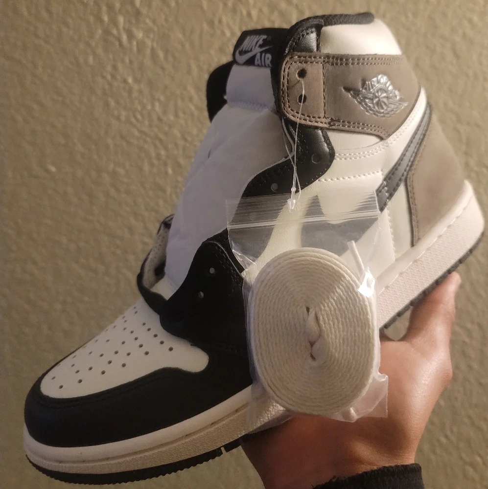 Jordan 1 High Mocha - Picture 2 of 2